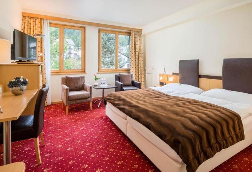 فندق Engadinerhof Superior