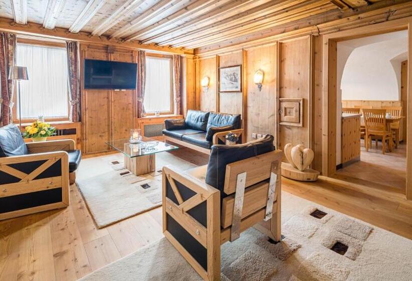 فندق Engadinerhof Superior