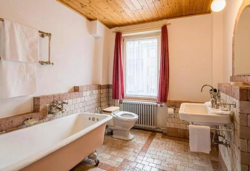 Hotelli Engadinerhof Superior