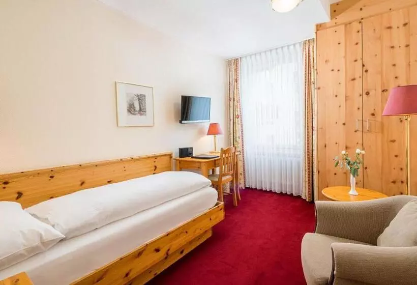 Hotelli Engadinerhof Superior