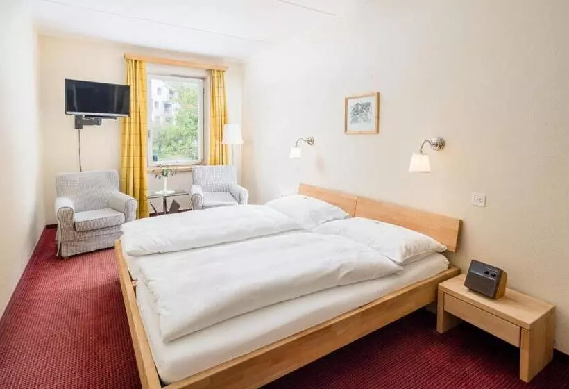 Hotelli Engadinerhof Superior