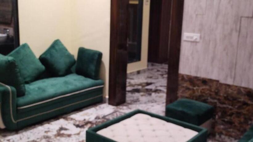 בית מלון כפרי K. J. International