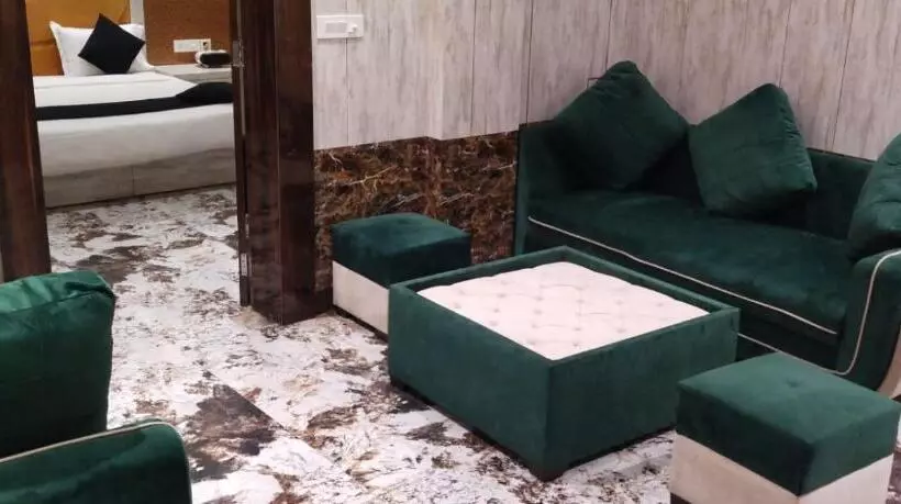 Hotelli K. J. International