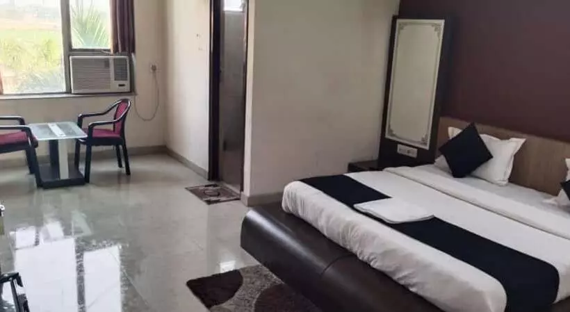 Hotelli K. J. International