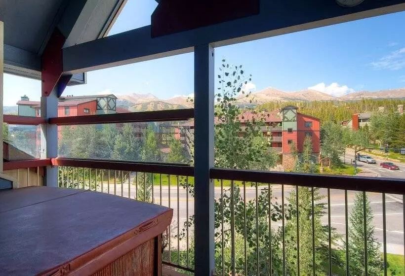 ホテル River Mountain Lodge