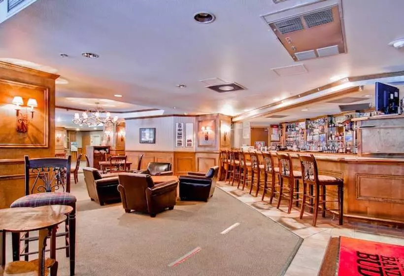 ホテル River Mountain Lodge