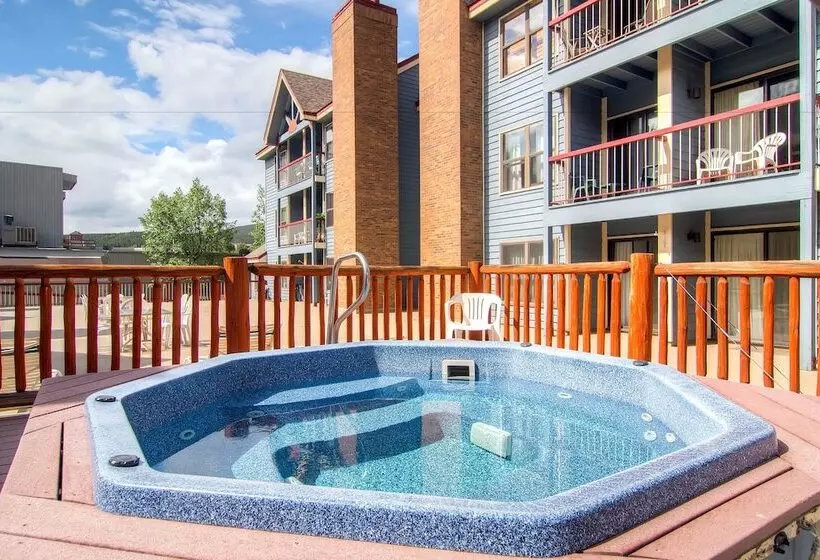 ホテル River Mountain Lodge