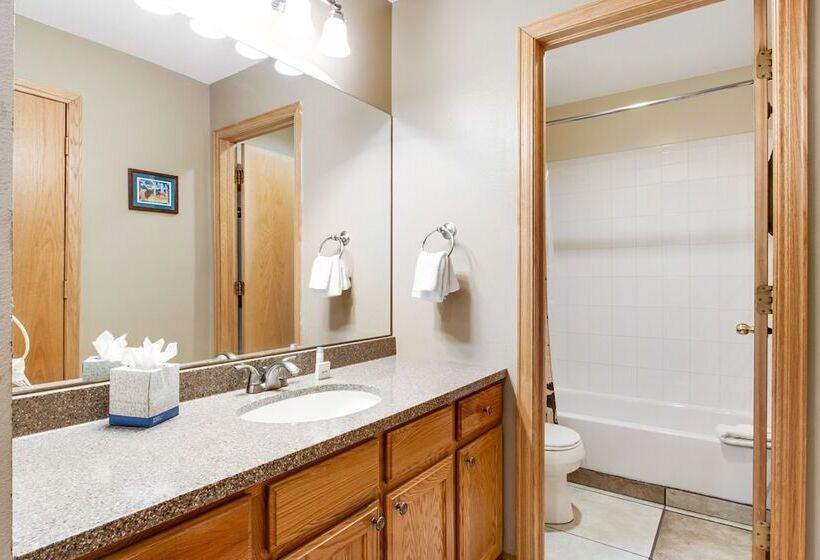 هتل River Mountain Lodge