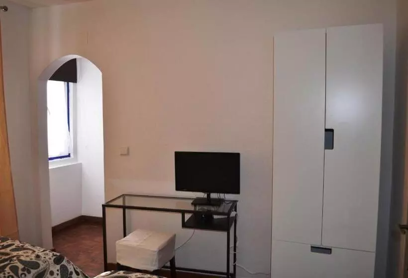 Majatalo Andar Com Jardim E Estacionamento