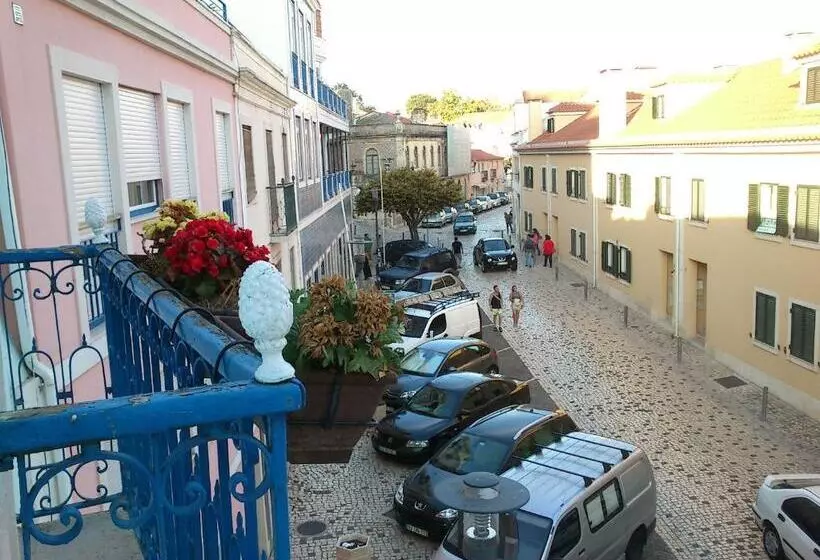 Majatalo Andar Com Jardim E Estacionamento
