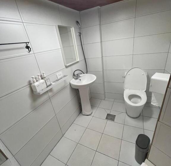 پانسیون Eoulim House