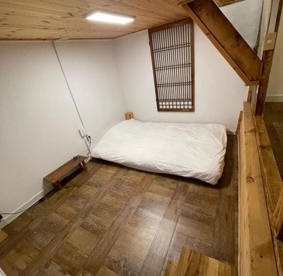 پانسیون Eoulim House