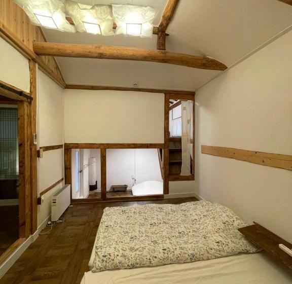 پانسیون Eoulim House