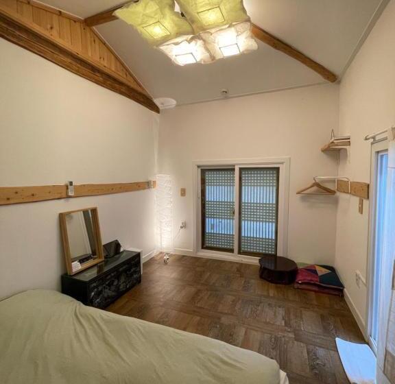 پانسیون Eoulim House