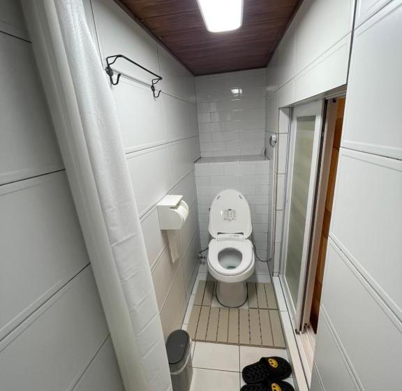 پانسیون Eoulim House