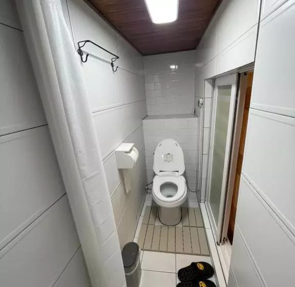 ペンション Eoulim House