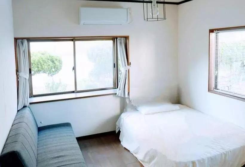 Majatalo The English Clubゲストハウス