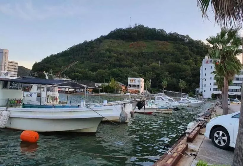 Majatalo The English Clubゲストハウス