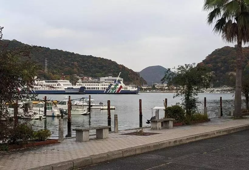 Majatalo The English Clubゲストハウス