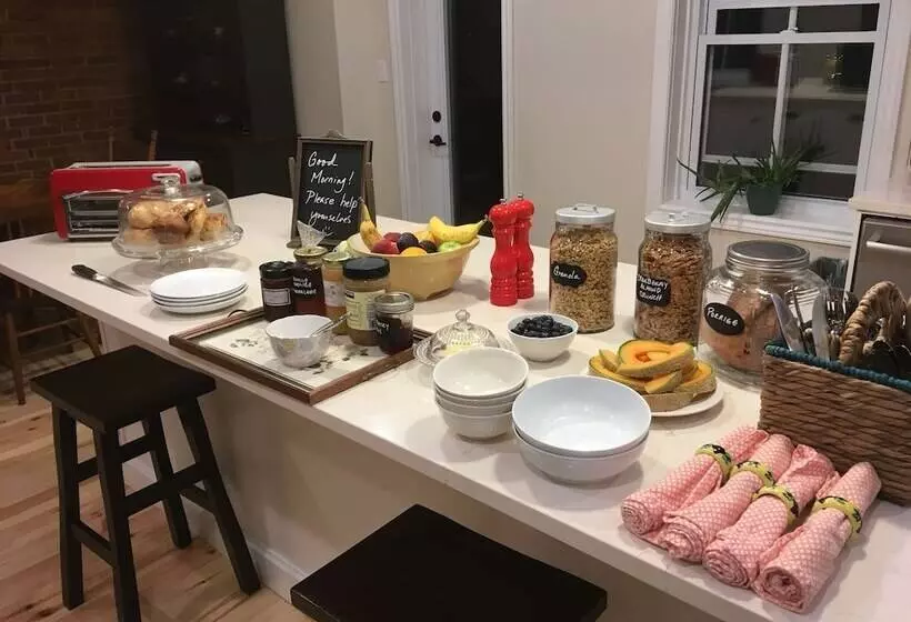 Sawyer S Creek Bed And Breakfast