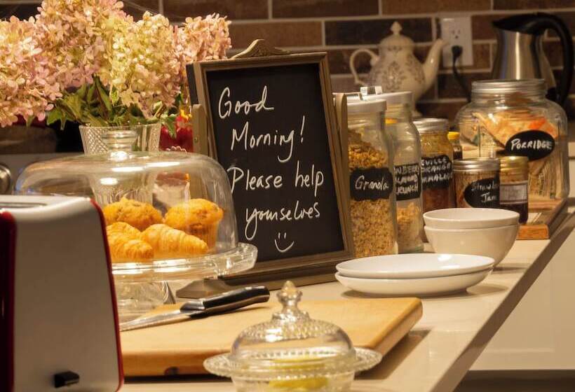 Sawyer S Creek Bed And Breakfast