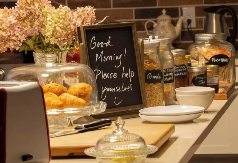 Sawyer S Creek Bed And Breakfast