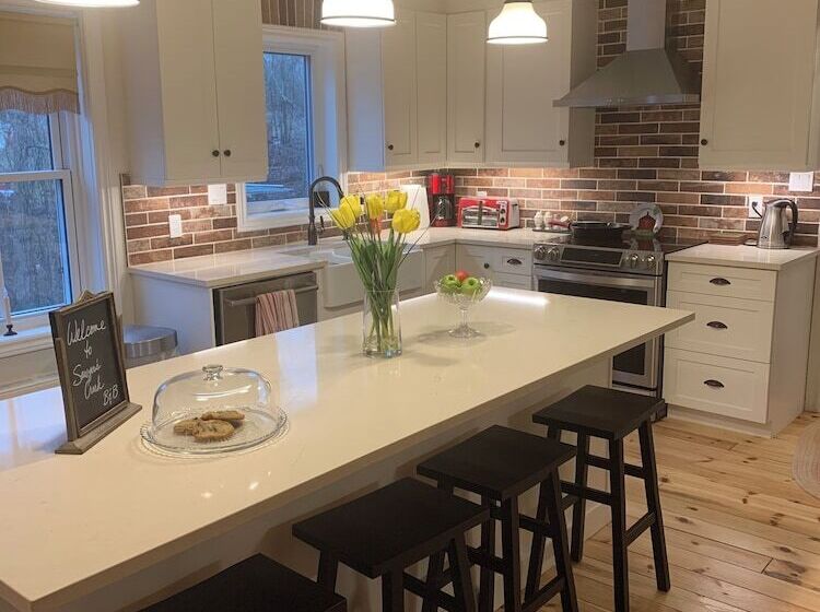 Sawyer S Creek Bed And Breakfast