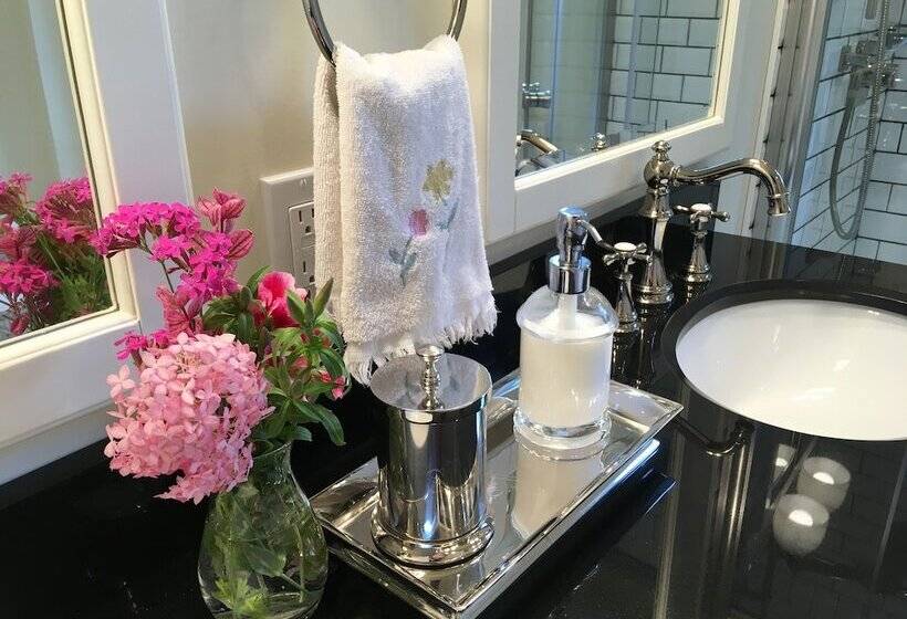 Sawyer S Creek Bed And Breakfast