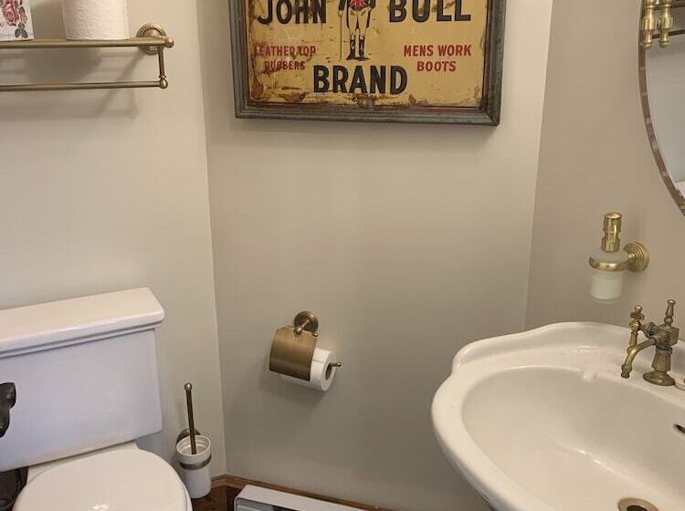 Sawyer S Creek Bed And Breakfast