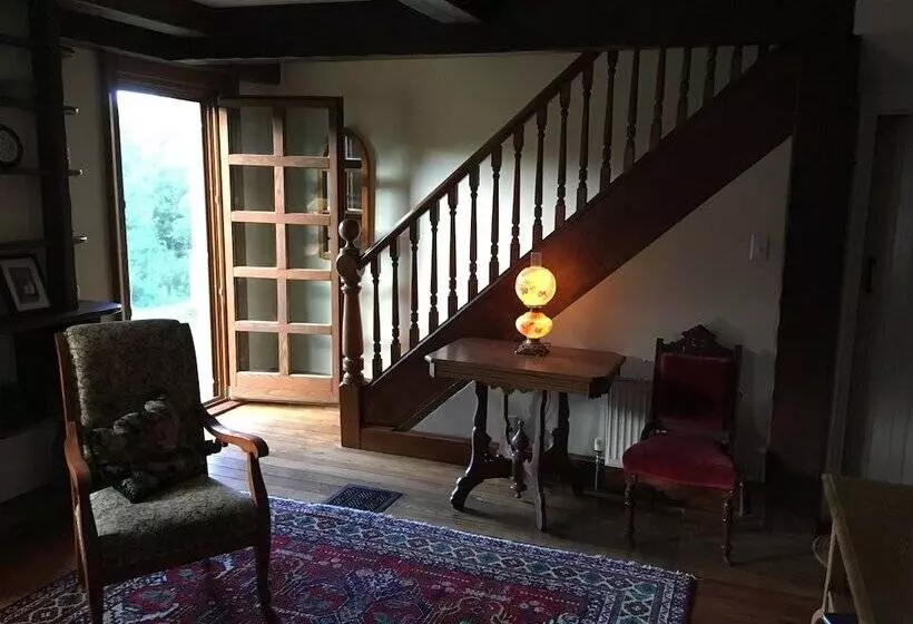 Sawyer S Creek Bed And Breakfast