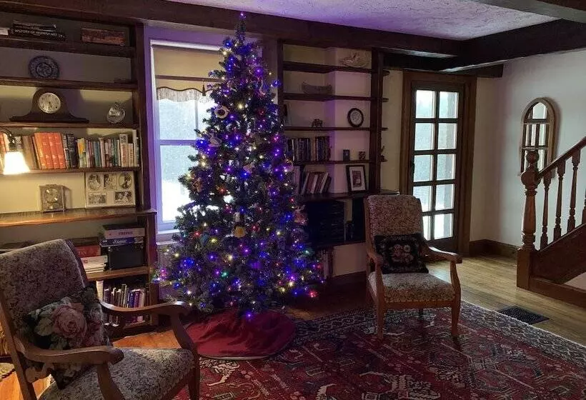 Sawyer S Creek Bed And Breakfast