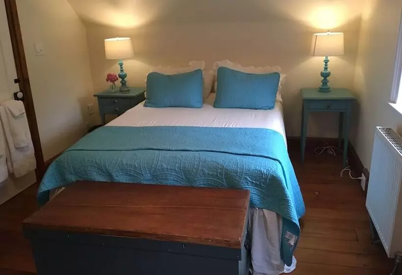 Sawyer S Creek Bed And Breakfast