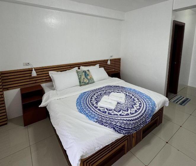 Aamiaismajoitus (B&B) Dapdap Shorelines Beach House