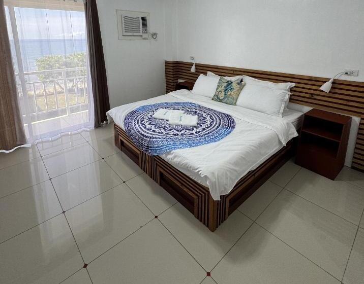 Aamiaismajoitus (B&B) Dapdap Shorelines Beach House