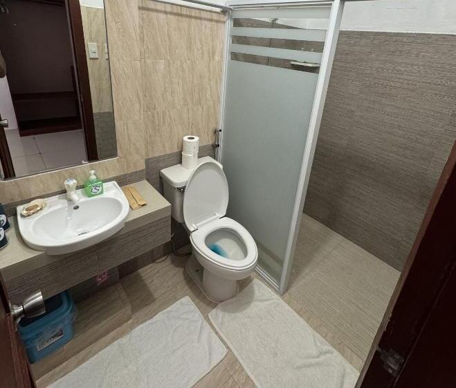 Aamiaismajoitus (B&B) Dapdap Shorelines Beach House