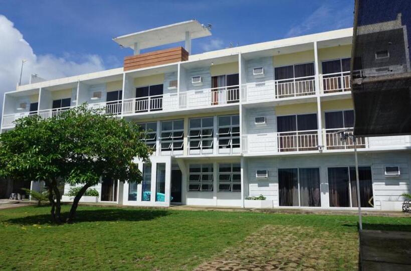 Aamiaismajoitus (B&B) Dapdap Shorelines Beach House