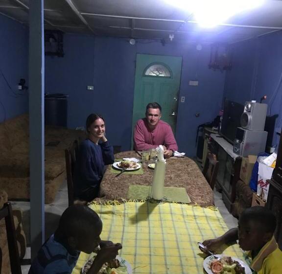 تختخواب و صبحانه J&l Mountainside Retreat Family Hq