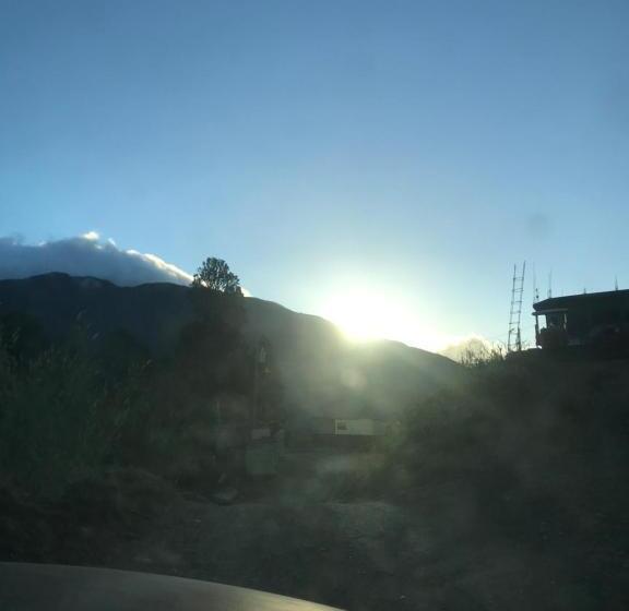 تختخواب و صبحانه J&l Mountainside Retreat Family Hq