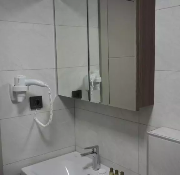 تختخواب و صبحانه Zeni̇a Otel