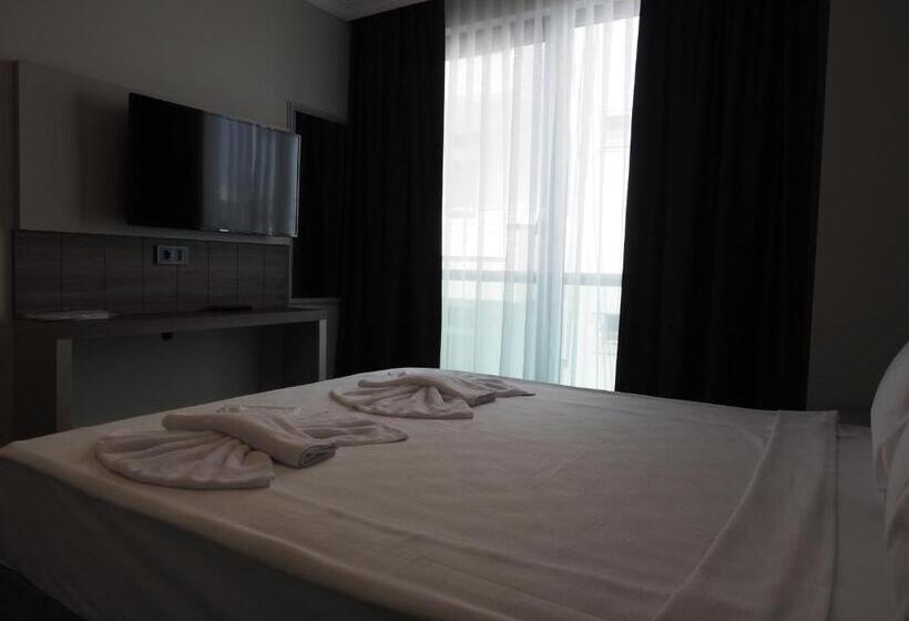 住宿加早餐  Zeni̇a Otel