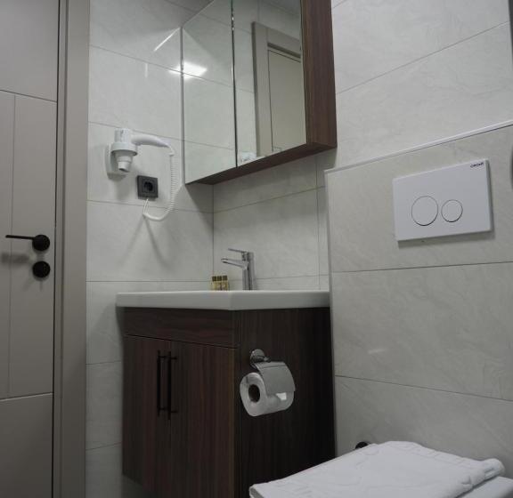 住宿加早餐  Zeni̇a Otel