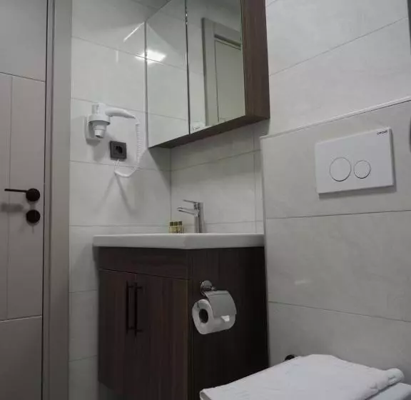 تختخواب و صبحانه Zeni̇a Otel