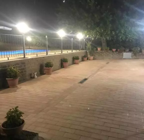 Hotelli Agriturismo Cerquatonda