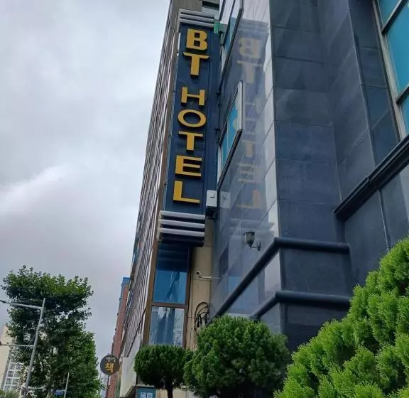ホテル Bt