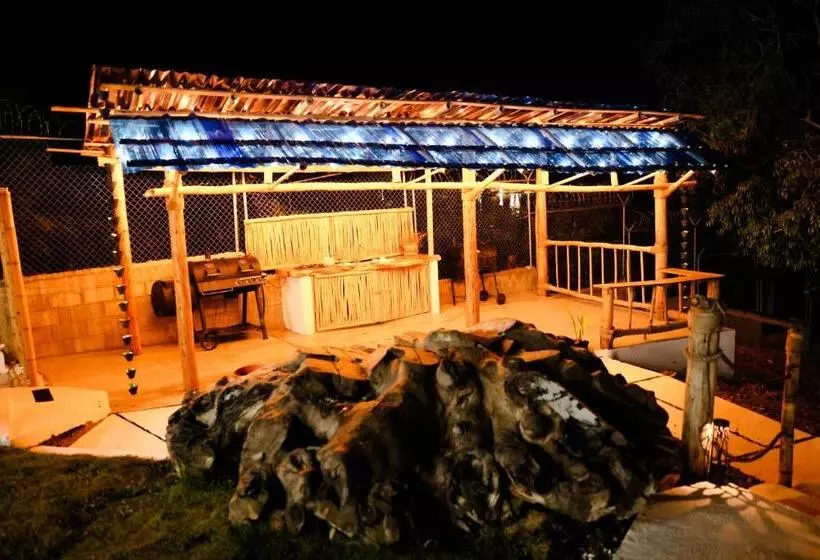 Hotelli Don Bululo Camping Lodge