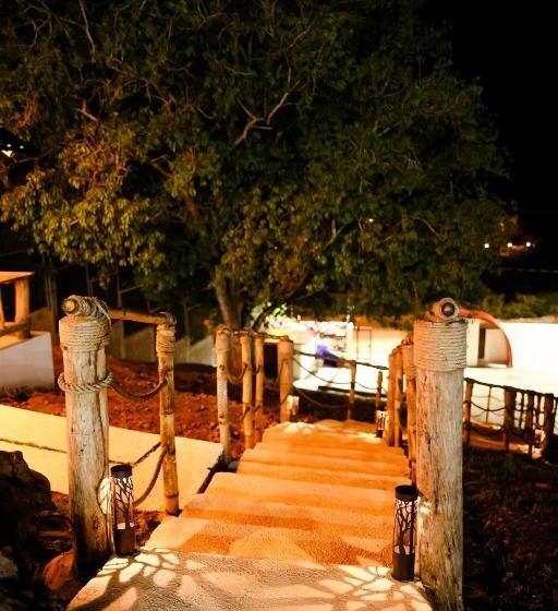 هتل Don Bululo Camping Lodge