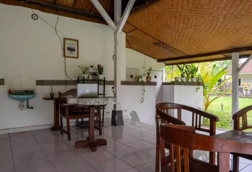 Hotelli Hepi Bungalow Lovina Mitra Reddoorz