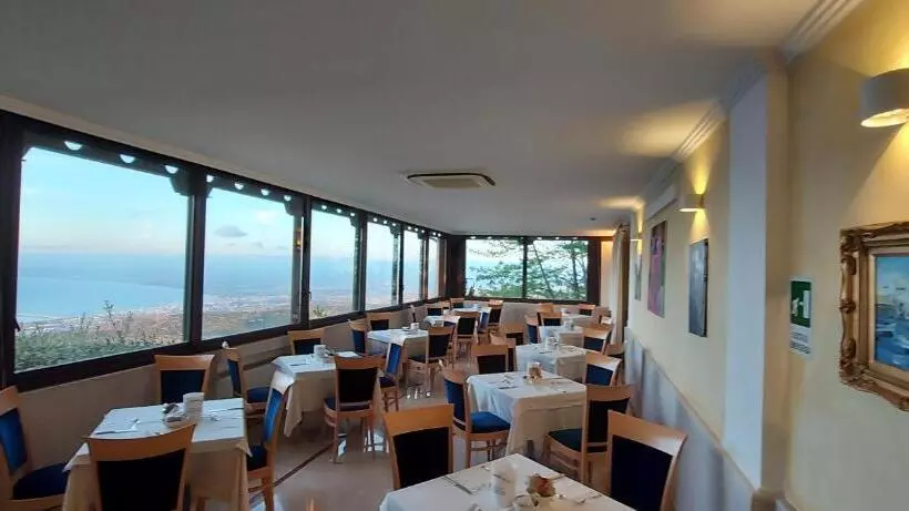 Hotelli Relais Dei Normanni