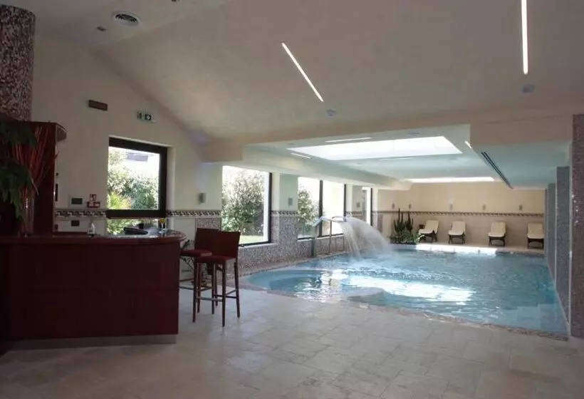 Hotelli Relais Dei Normanni