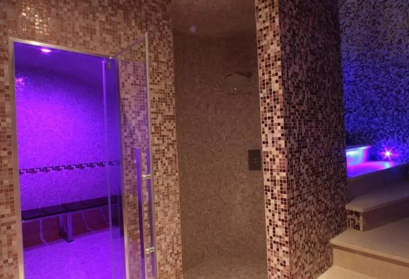 Hotelli Relais Dei Normanni